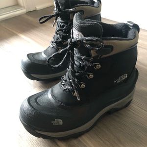 The North Face Womens 6 Waterproof Insulated Boots